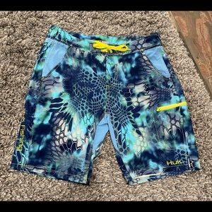 HUK Mens Performance Shorts Medium. Like new